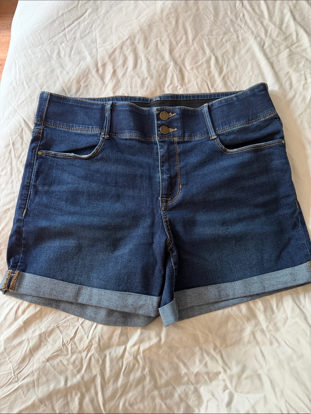Apt. 9 Indigo Cuffed Denim Shorts